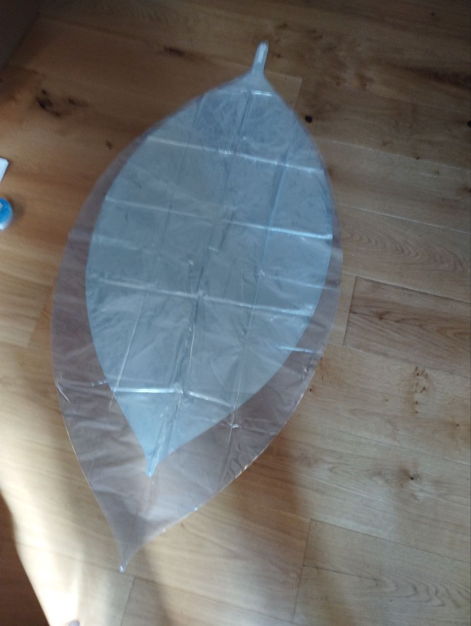 Comparison of the new &lsquo;cymylar&rsquo; balloon and the old 50" PartyWoo